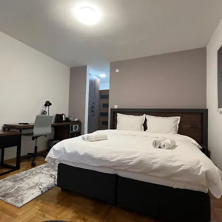 מלון דירות Simfonija 4*