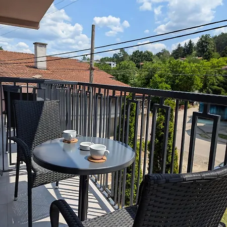 Simfonija מלון דירות 4*